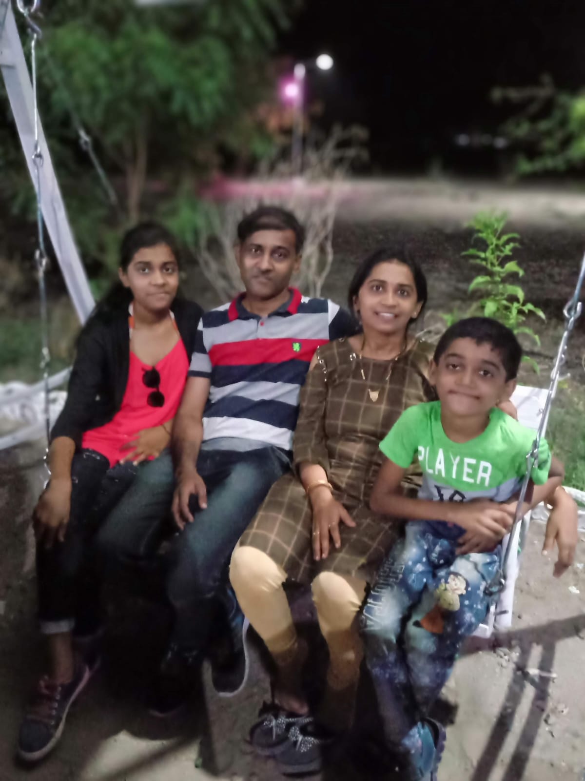 Siblings with Mumma