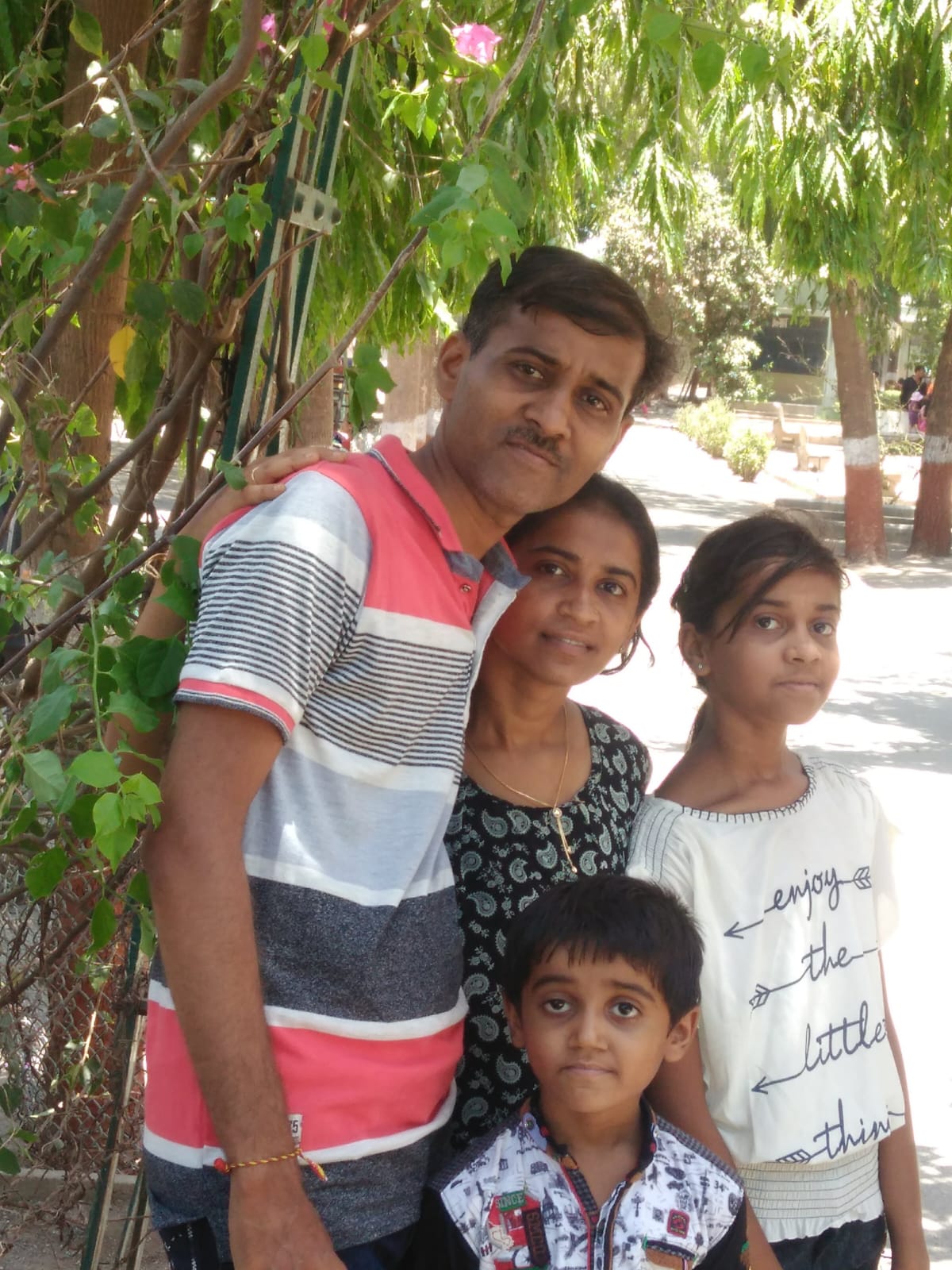 Siblings with Mumma